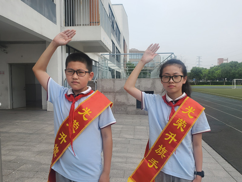 72fd752b453d4abb9415b5345fe0357e.jpg