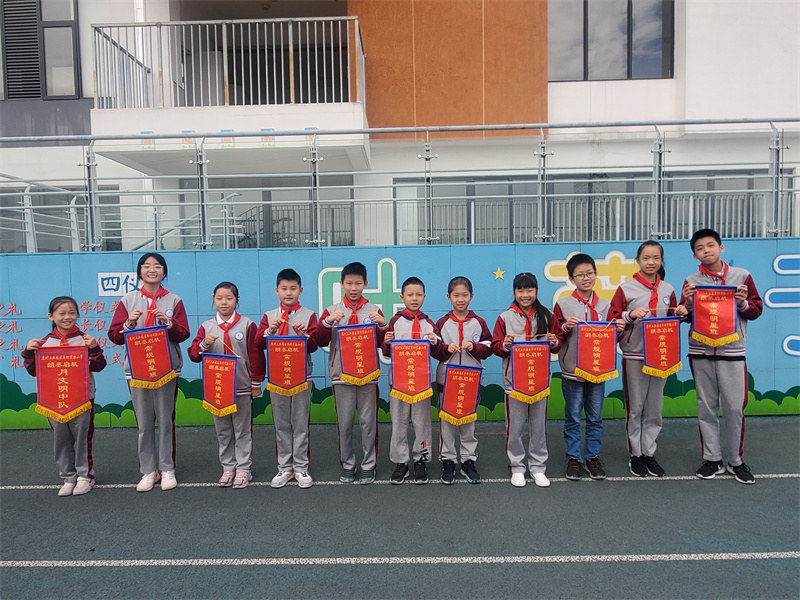 cdaaef15a3044c32b82481bdb980dc7e.jpg