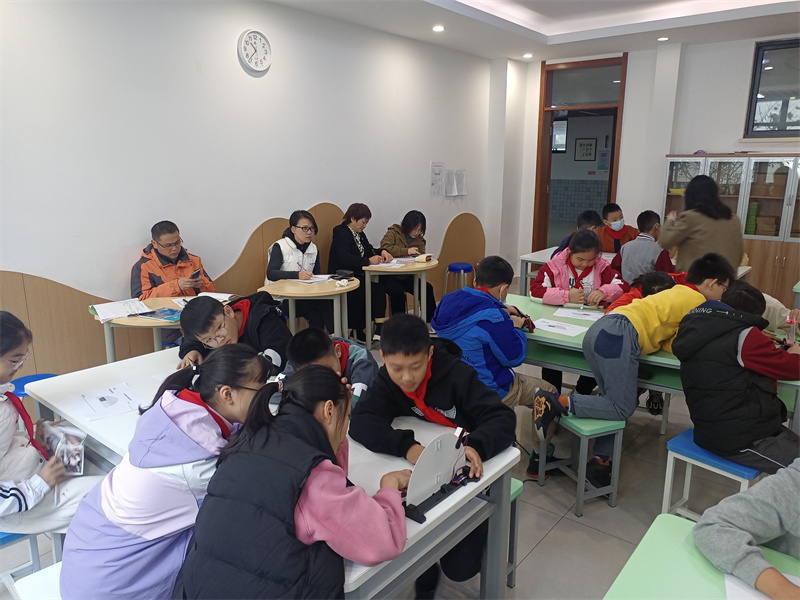 d21bb3fcc21445b38ac72bb608f51e34.jpg