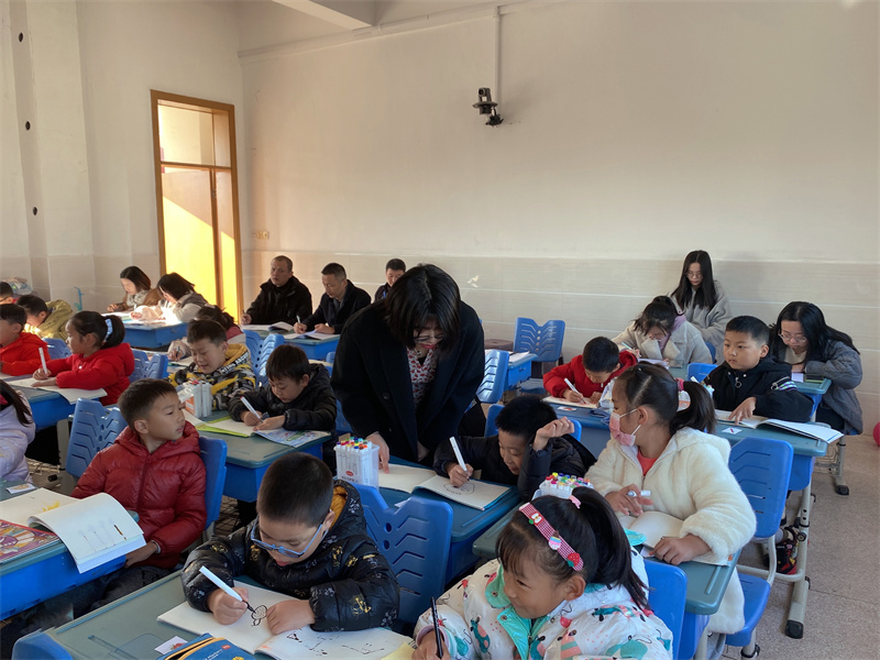 d8cef02883e441109b0beea0053f717e.jpg