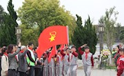 缅怀英烈 感悟幸福——车坊实小举行德育基地系列活动之扫墓仪式主题队会