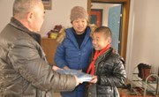 【深入师生，帮助解决实际问题】浓浓关爱——走访慰问贫困生（原2017年7月27日发布）